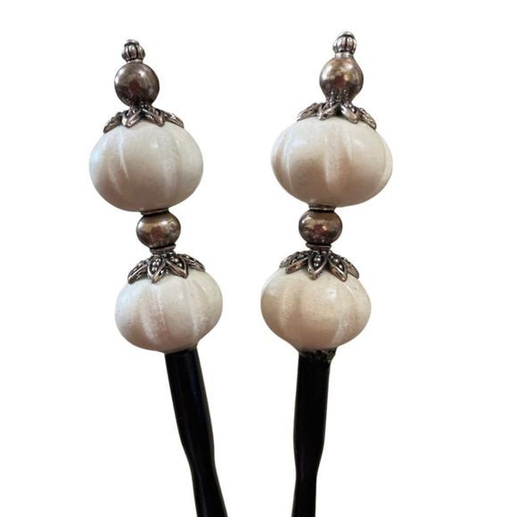 Set Pair of Wooden Beaded Hair Bun Sticks Pins Holder Japanese Chopsticks Retro - Picture 1 of 2